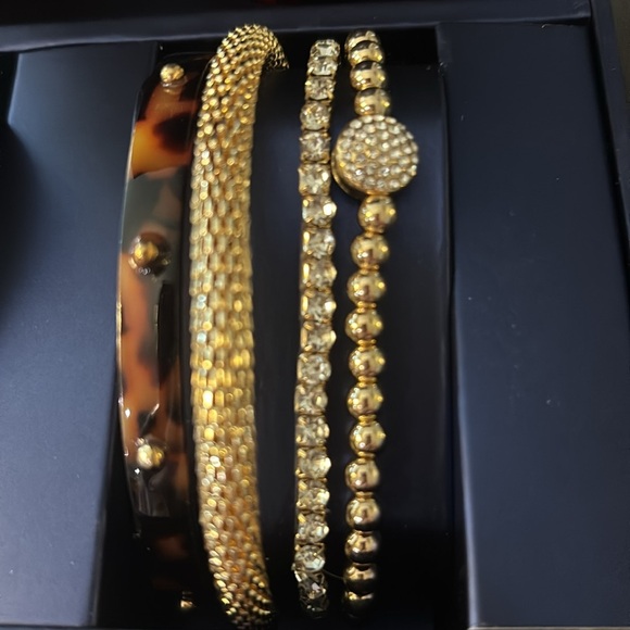 Accessory Gift Set Tortoise Sunglasses Goldtone Watch Bracelets Decorative Box - Picture 4 of 6